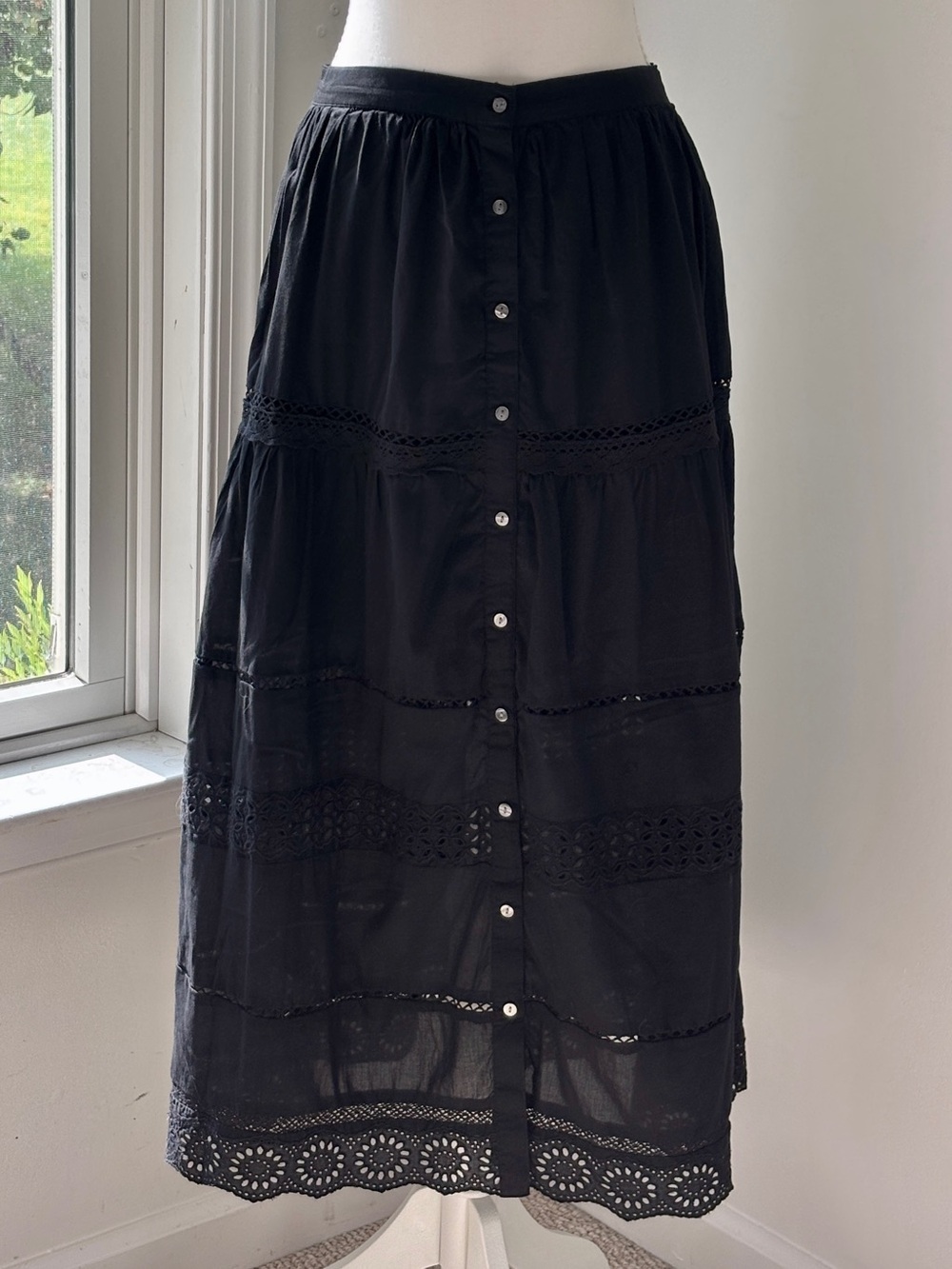 GAP Black Button-Front Maxi Skirt with Eyelet Lace - Small